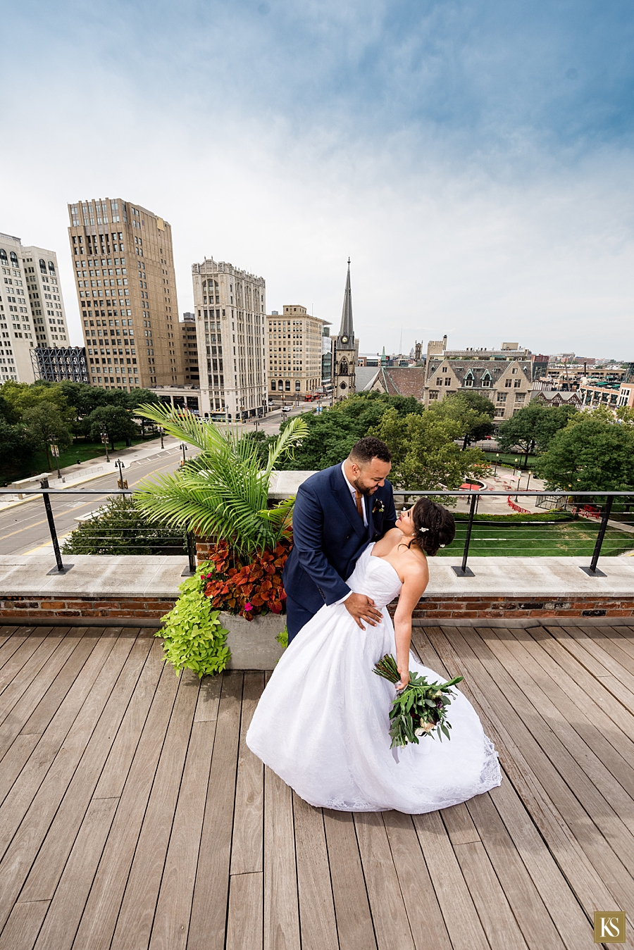 Madison Building Rooftop Wedding Pictures