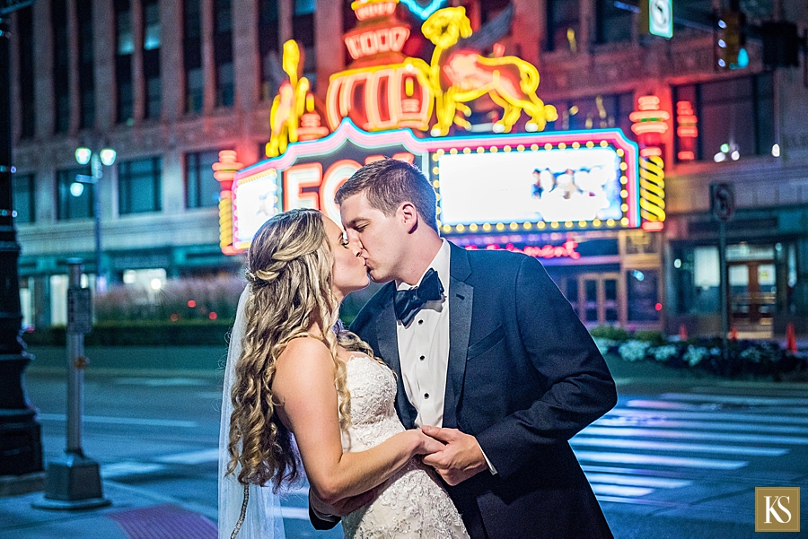 Detroit's Fox Theater Wedding Picture at Night